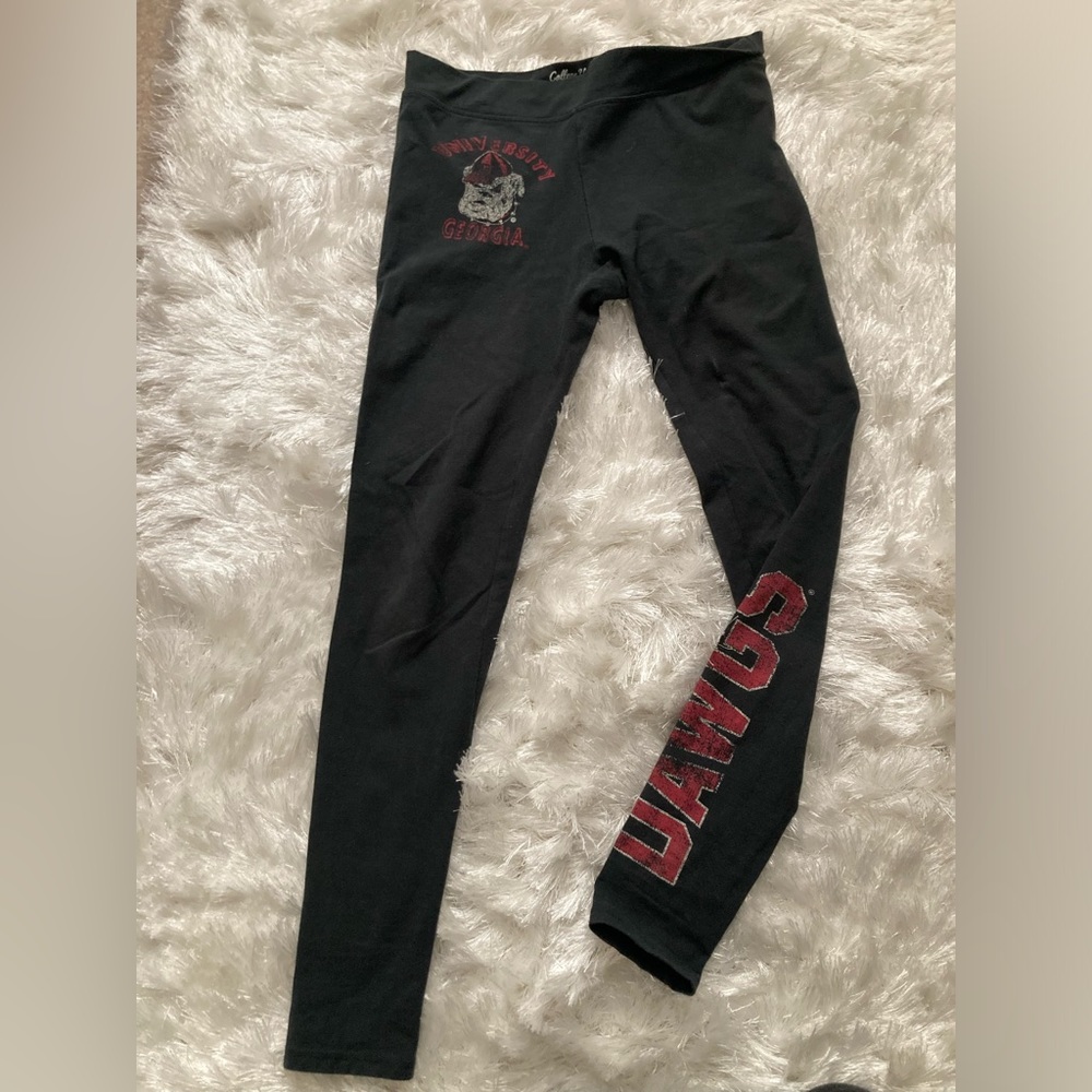 College Vault GA Bulldogs leggings in Small.It is dark charcoal with Dawgs side.
